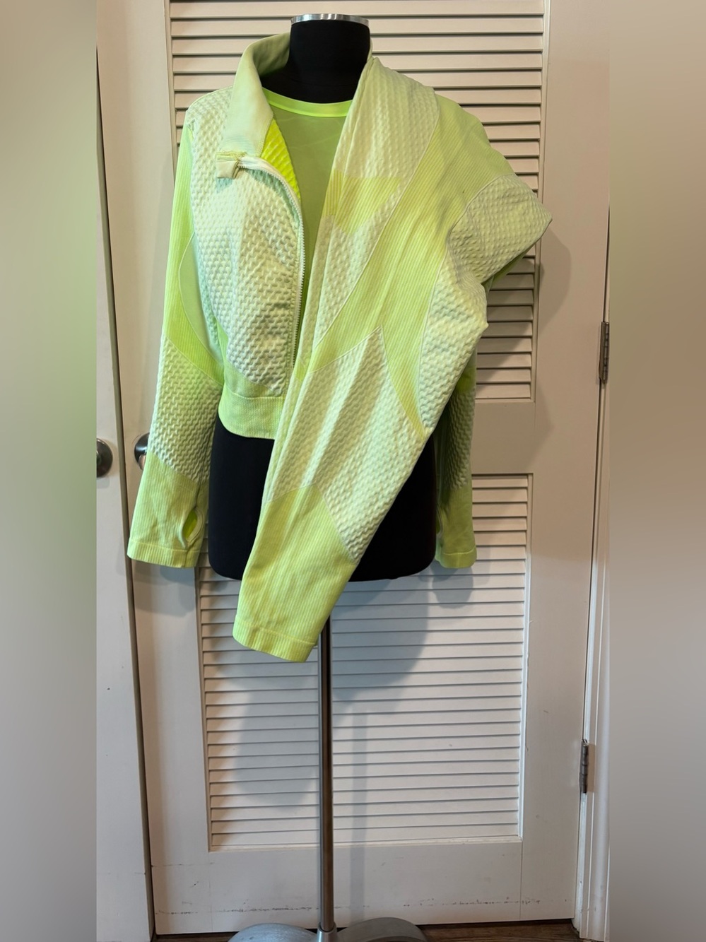 Daisy Womens Lime Green Stretch Athletic Set